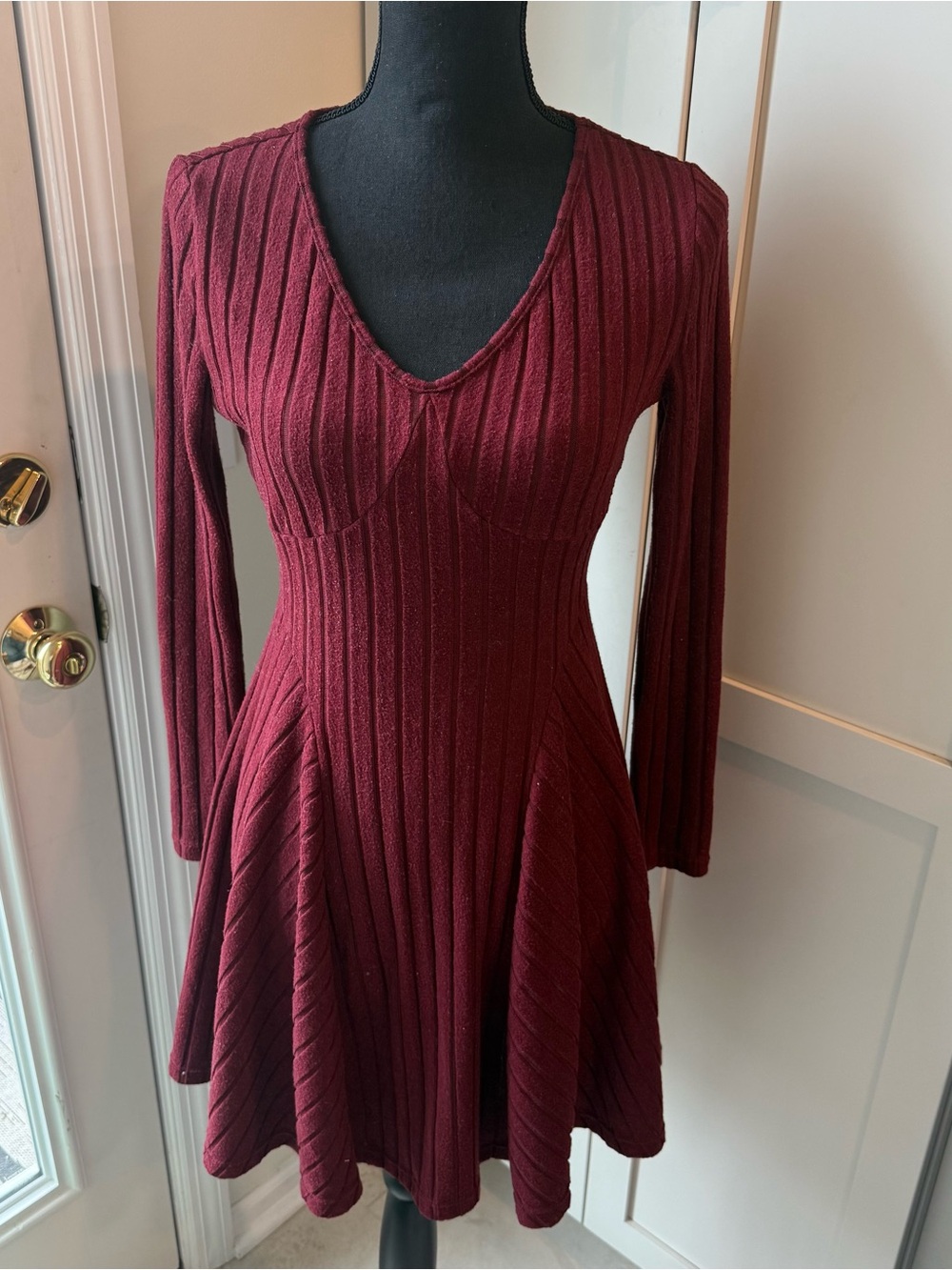 Halara Ribbed Knit Fit & Flare Dress V-Neck Long Sleeve Burgundy Women Sz S Fall